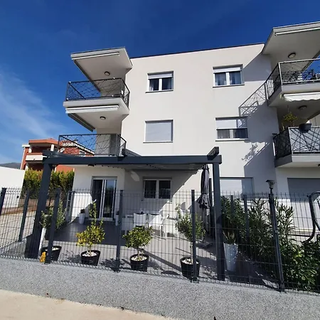Two Bedroom With Terrace Διαμέρισμα Kaštela
